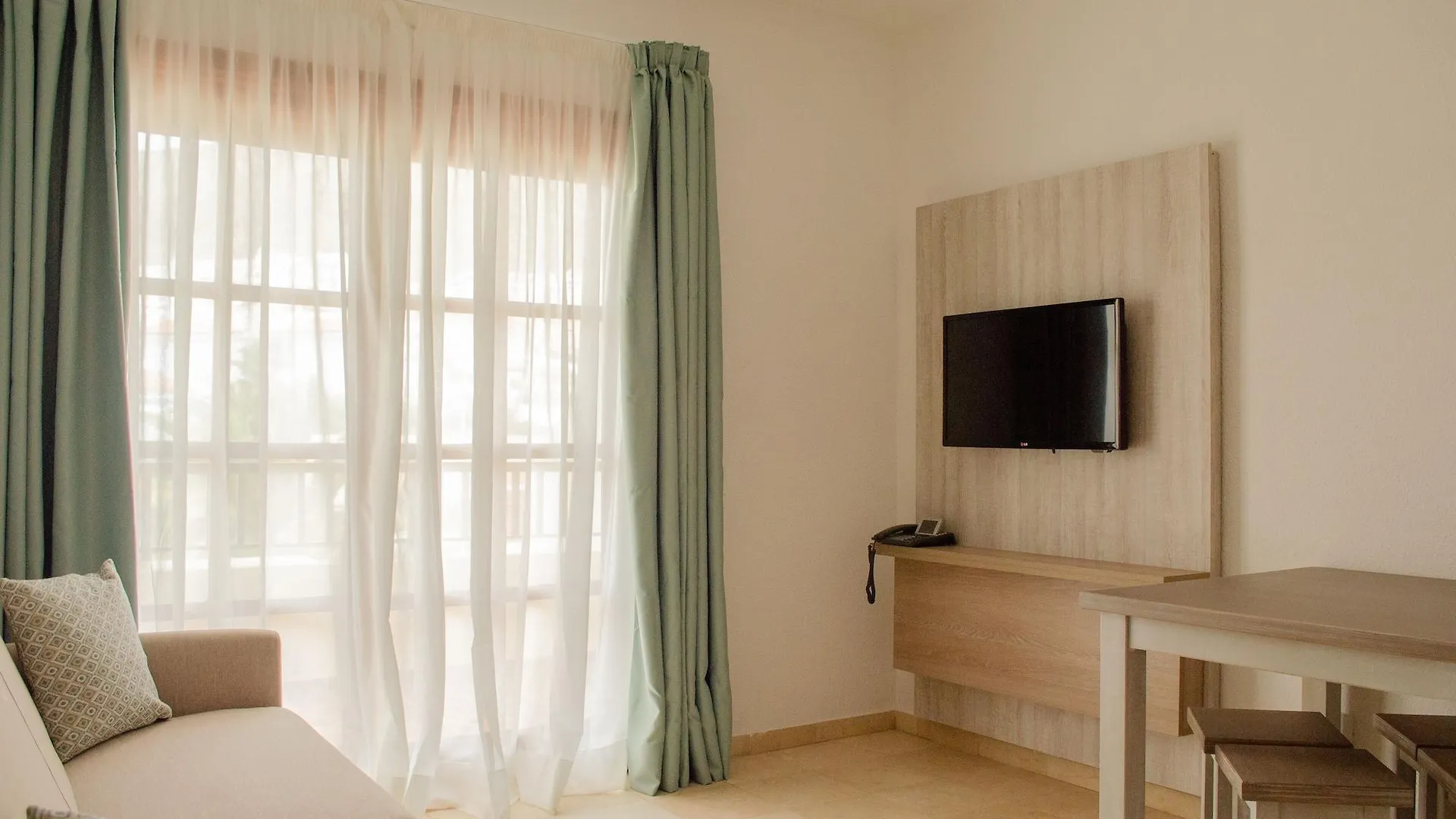 لوس كريستيانوس Klayman Olivina Aparthotel