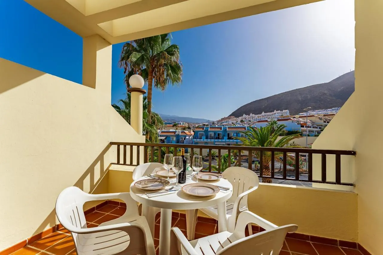 Klayman Olivina Aparthotel location